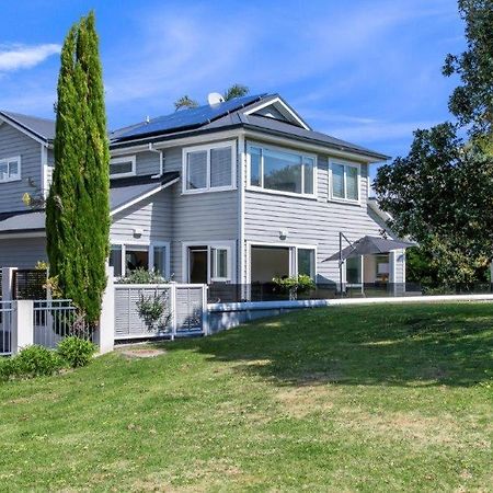 Stunning Tranquil Home With Green Space Views Mount Maunganui Buitenkant foto
