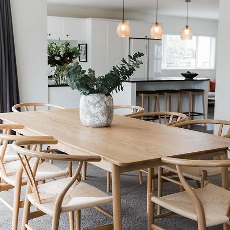 Stunning Tranquil Home With Green Space Views Mount Maunganui Buitenkant foto